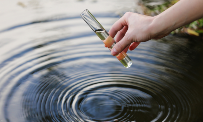 Йодированная вода: польза и особенности употребления - ЗІКО - ЗІКО